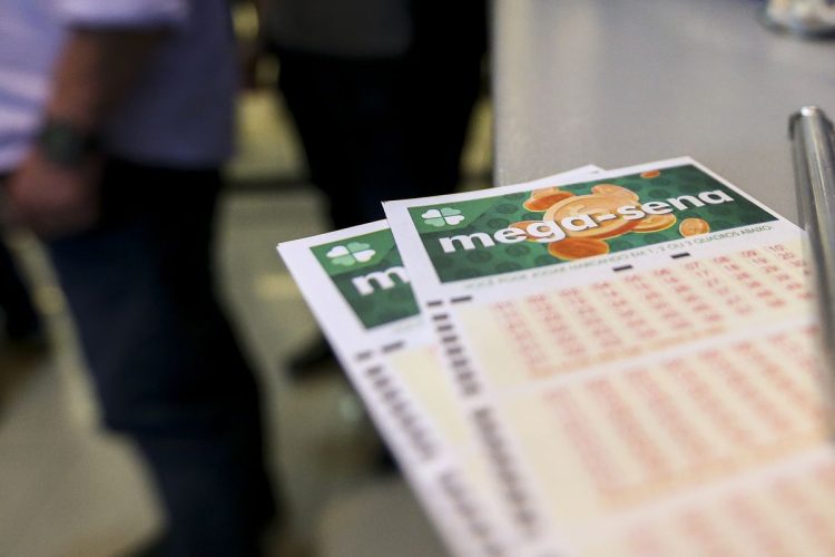 mega-sena-acumula-e-premio-principal-vai-para-r$-32-milhoes
